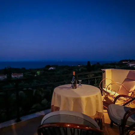 Unique View Maisonette Vilă
